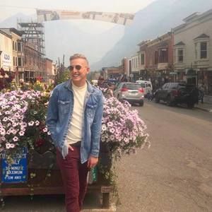 Meet your Posher, Casey